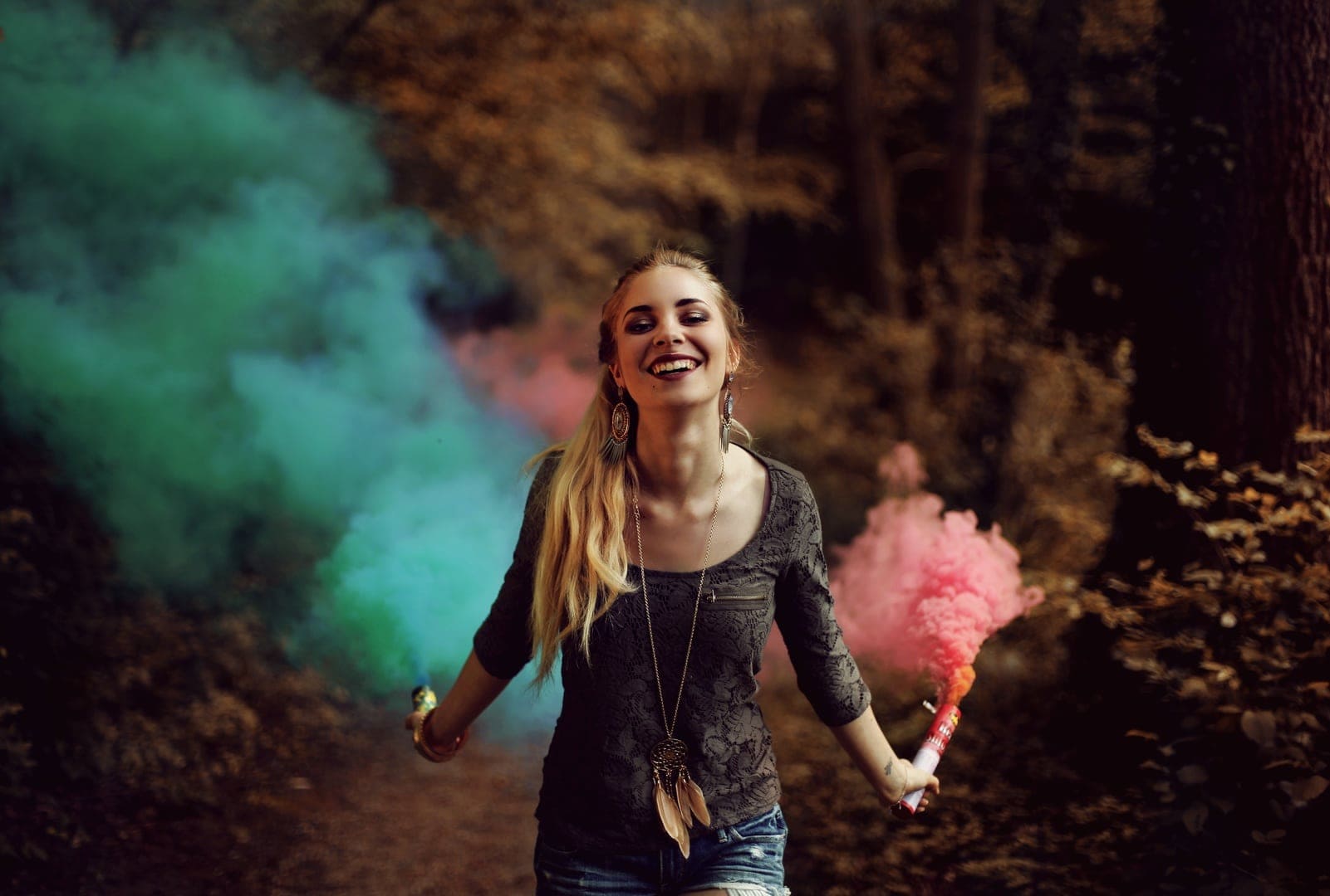girl-woman-smoke-portrait-model-spring-56434-pxhere.com_ Ideen Growth Mindset